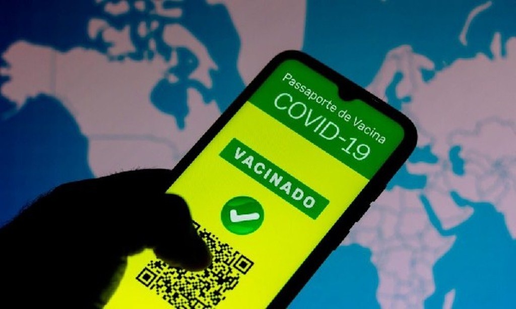 Câmara não pode proibir a exigência do comprovante de vacinação, diz MP