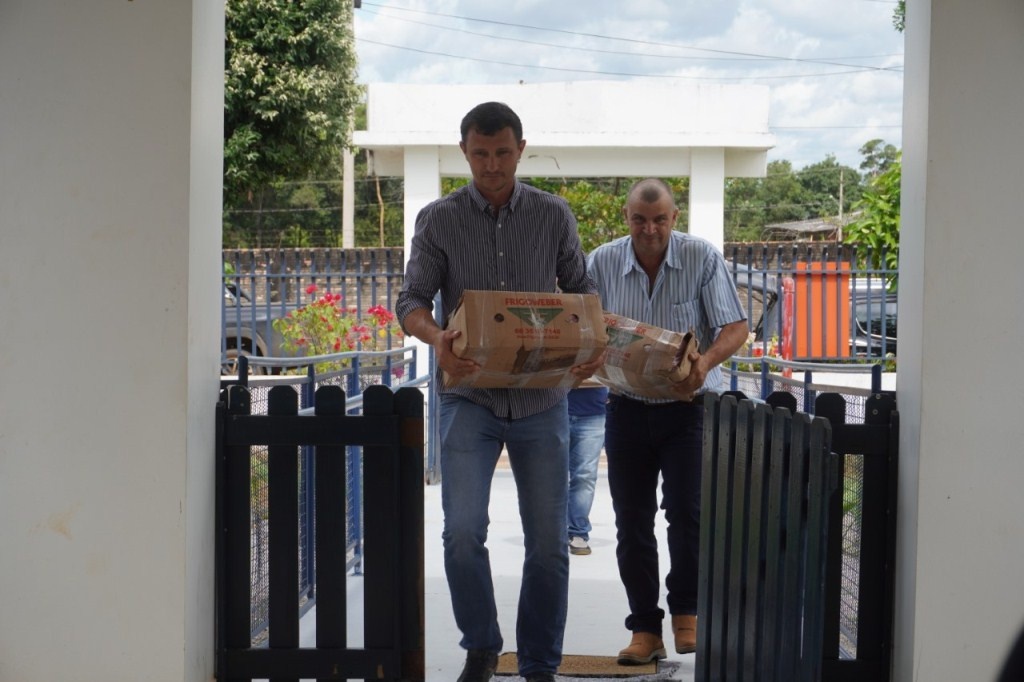 Criadores doam 3,5 toneladas de carne suína