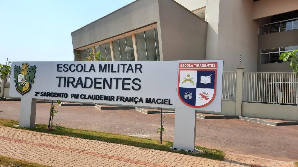 Alunos tentam comprar arma para cometer “terrorismo” em escola militar