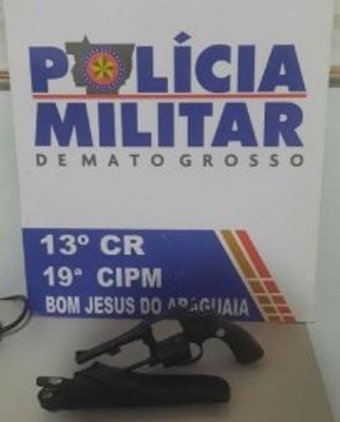 Professora flagra revólver em mochila de criança de 6 anos
