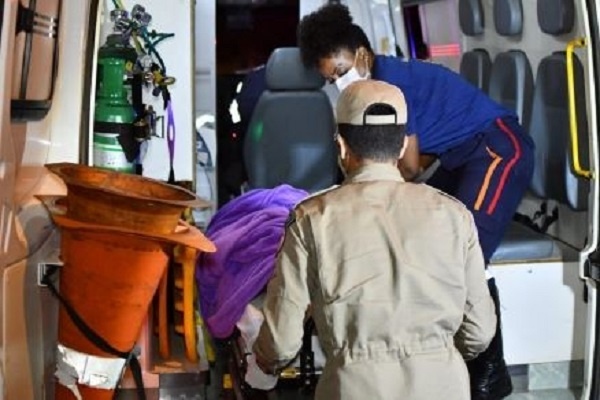 Mulher é morta com tiro na cabeça e marido é preso pela PM