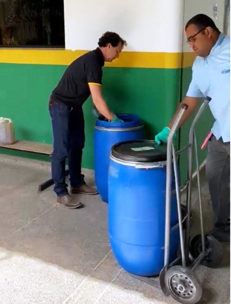 Primeira coleta do Projeto Sinopóleo é realizada na EMEB Valter Kunze