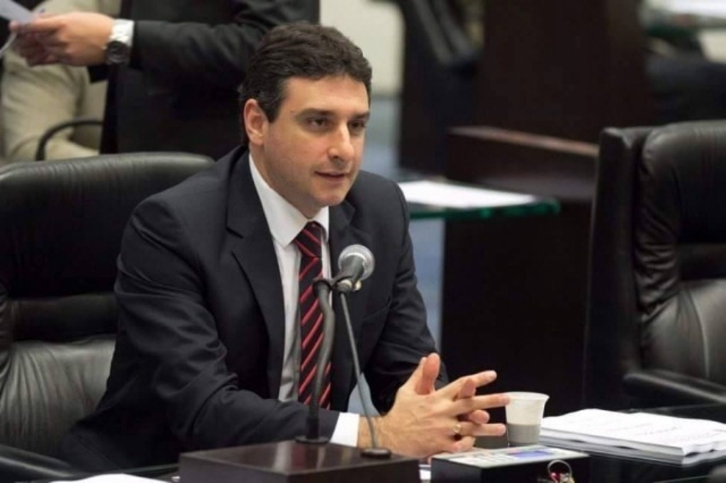Secretário de Administração pede exoneração; é o segundo a deixar o cargo
