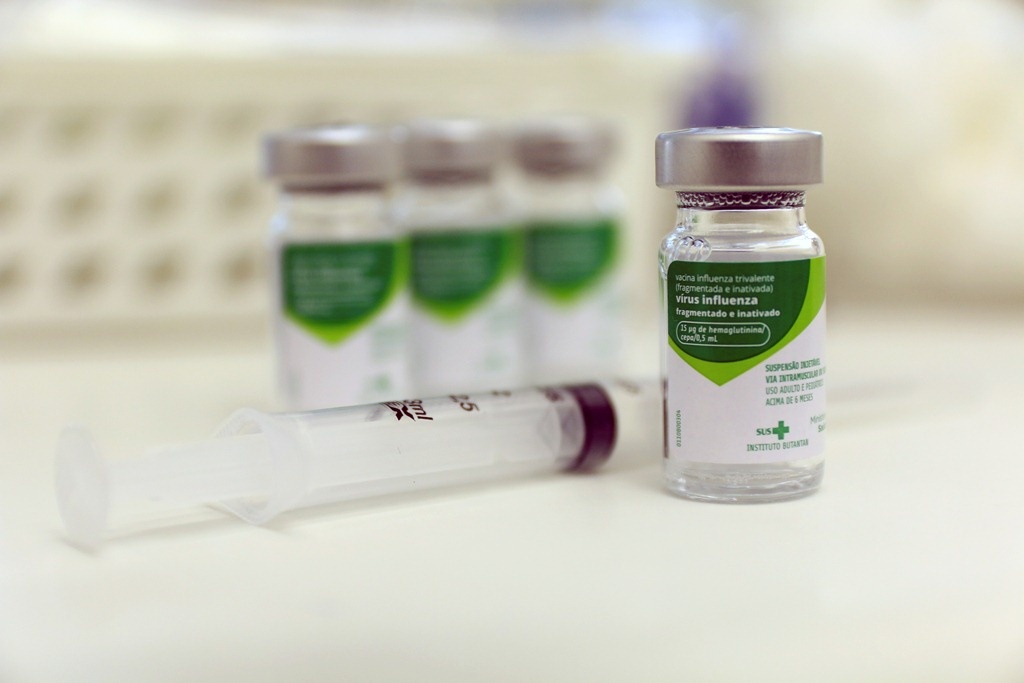 Saúde alerta sobre importância da vacinação contra gripe para evitar circulação do vírus