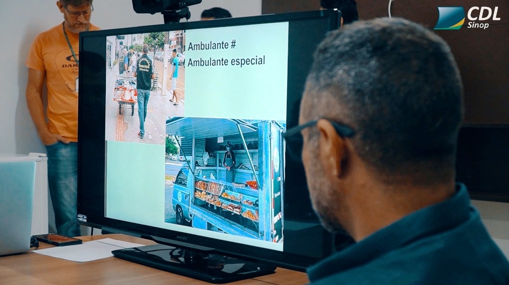 A CDL participa de encontro para discutir a situação dos vendedores ambulantes em Sinop