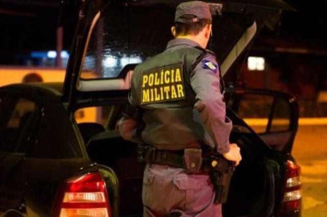 Homem leva tiro no rosto em tentativa de sequestro em tabacaria de Matupá