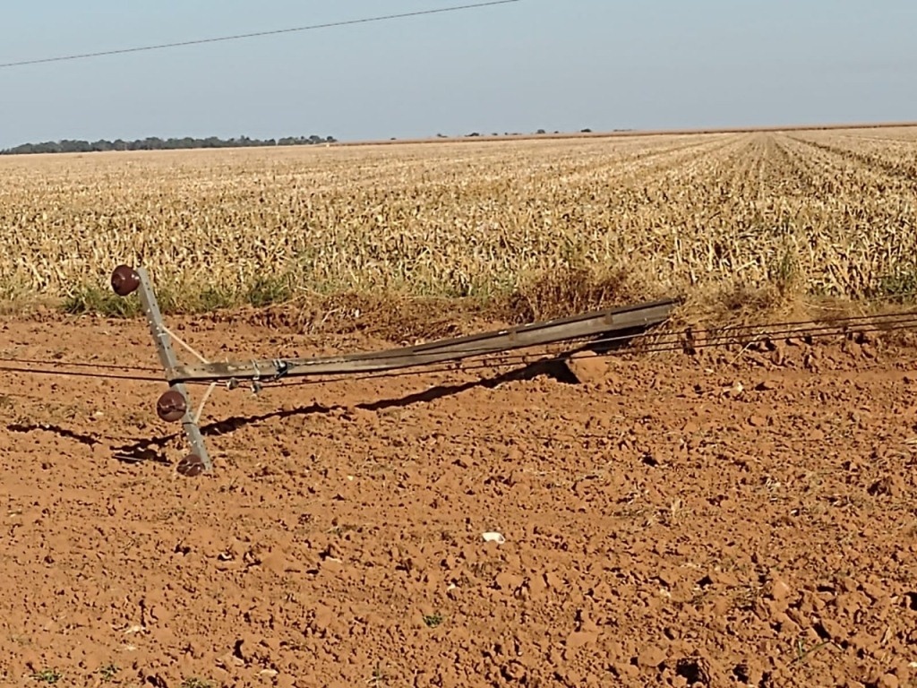 Campo tem quatro acidentes com postes de energia derrubados só nesta semana