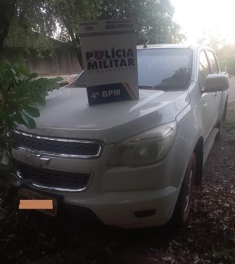 Casal é preso com caminhonete S10 furtada