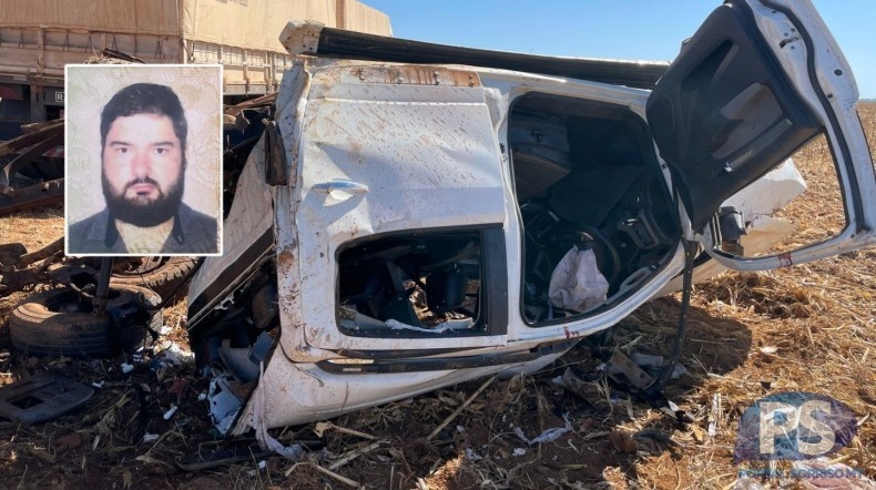 Motorista de caminhonete morre após bater em caminhões