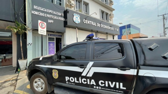 Enfermeira é morta com 20 facadas; filho é preso