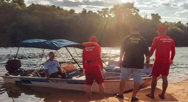 Pescador encontra corpo de garoto que morreu afogado em rio