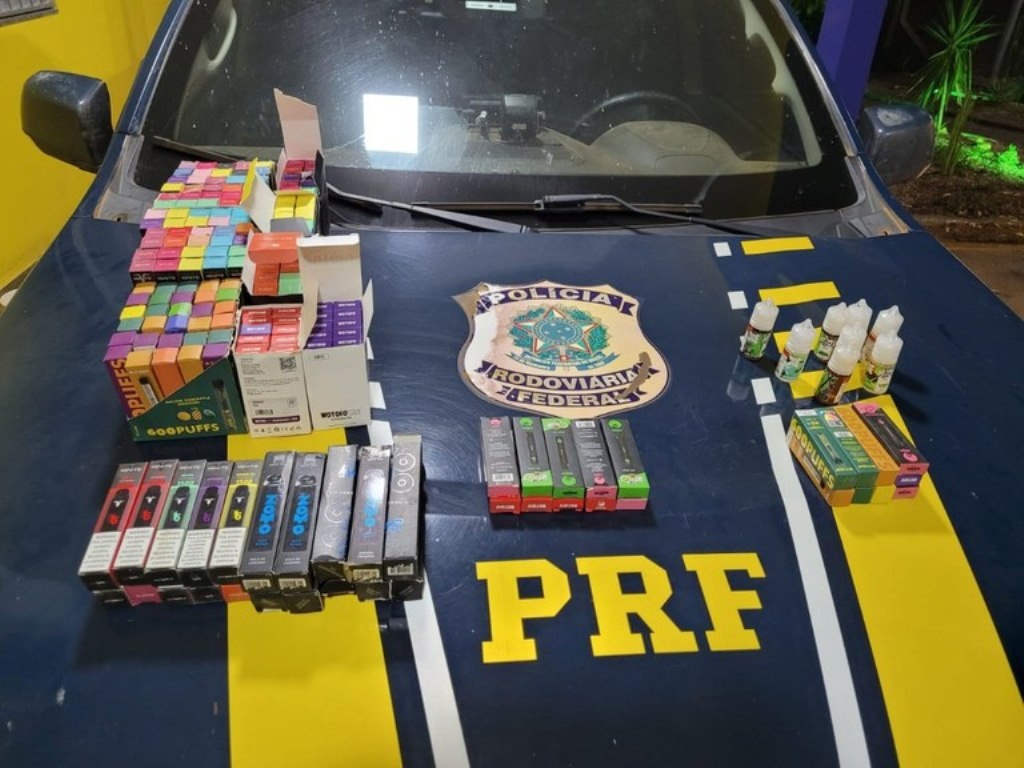 PRF apreende cigarros eletrônicos que seriam vendidos em festas