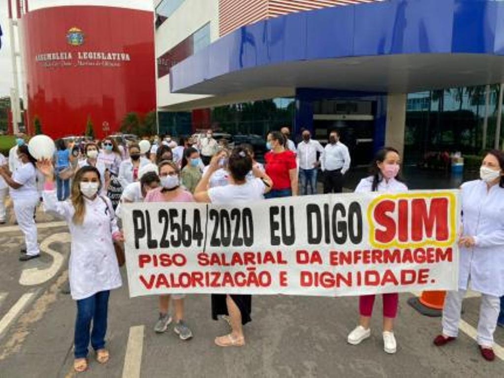 Profissionais de enfermagem preparam paralisação em protesto