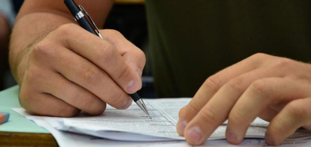 Concursos e seletivos de Mato Grosso pagam até R$ 10 mil para os aprovados