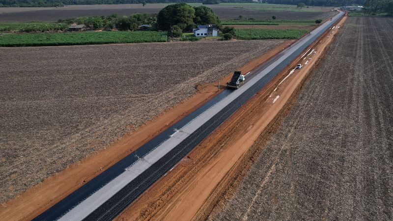 Pavimentação da Estrada Brígida entra na reta final e deve ser concluída este mês