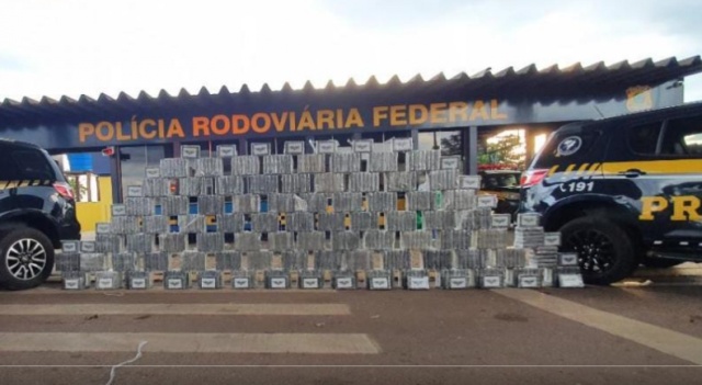 Homem é preso transportando 685 quilos de cocaína em meio a carga de algodão
