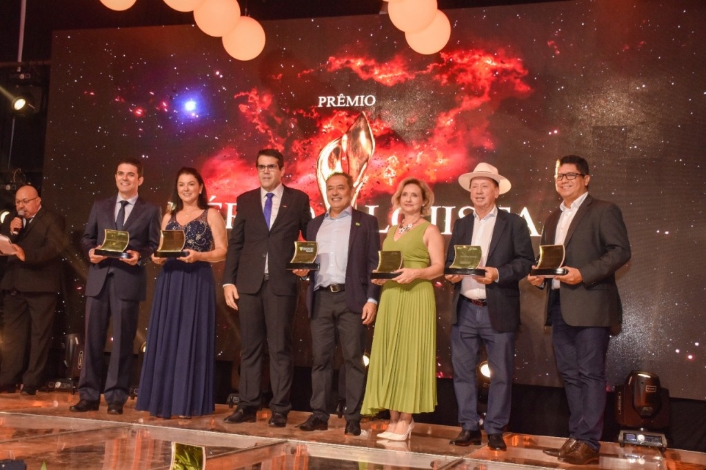 Com atrações nacionais, CDL entrega troféu ''Chama da Fortuna'' aos melhores do ano