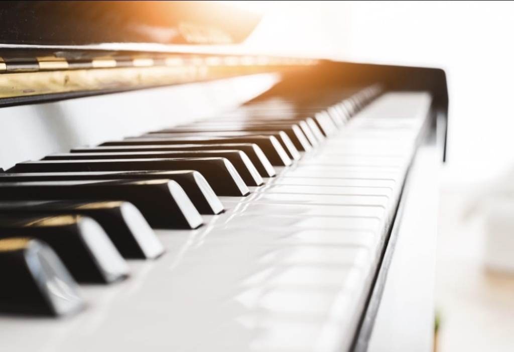 Pianistas interpretam clássicos a quatro e oito mãos no Sesc Arsenal