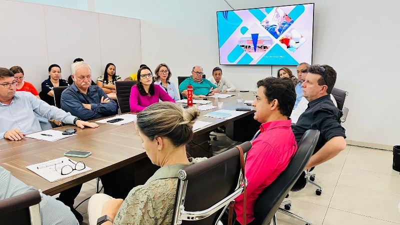 Secretária de Saúde participa de reunião de Consórcio Público e programa de cirurgias é prorrogado