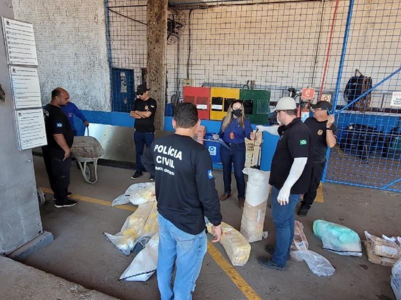 Perícia em envelope de drogas violados auxiliam investigação criminal