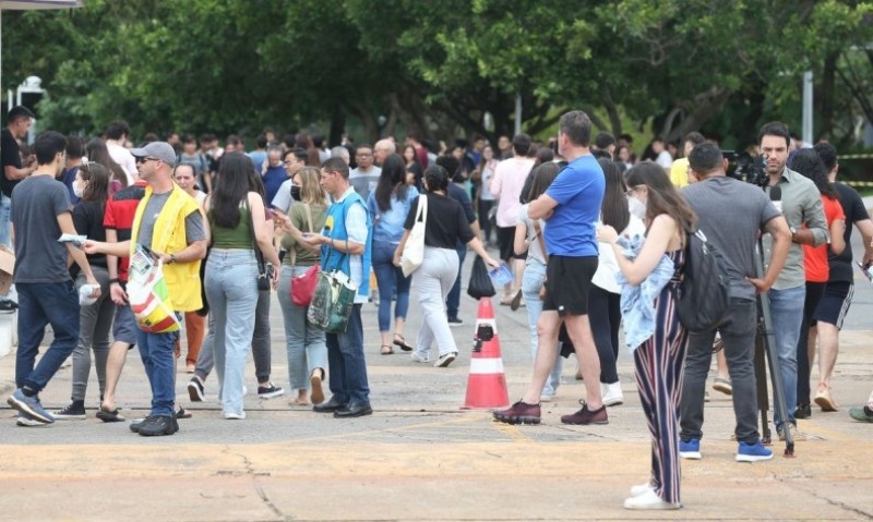 Provas do Enem são reaplicadas hoje a 3,2 mil estudantes