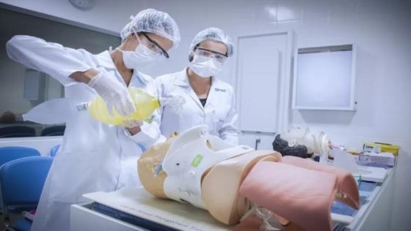 Michel Temer impediu abertura de cursos de Medicina em MT, diz Alckmin