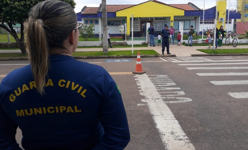 Guarda Civil Municipal intensifica ações de educação para o trânsito na região de escolas