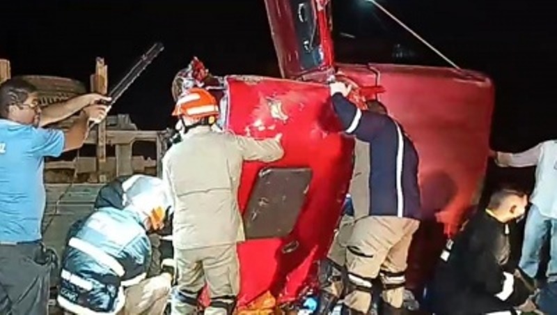 Acidente entre caminhonetes deixa duas pessoas gravemente feridas em Sinop
