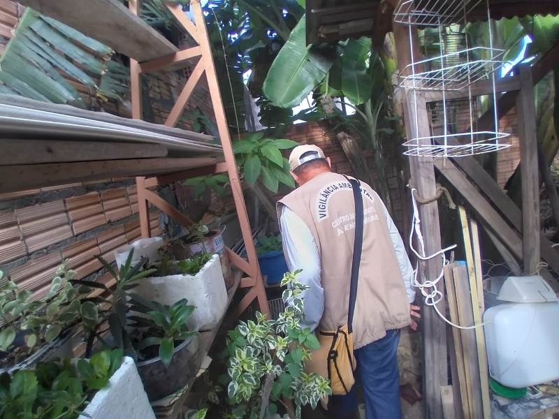 Mutirão de combate à dengue recolhe 40 caçambas de lixo em menos de um mês