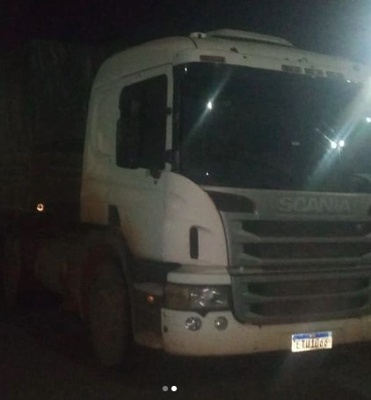 Força Tática prende homem com carreta adulterada e suposto furto de grãos
