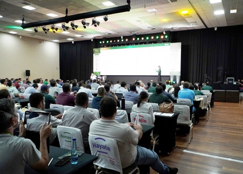 Evento técnico norteia o setor para a próxima safra de soja