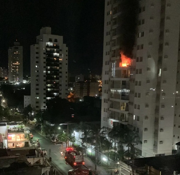 Apartamento pega fogo após curto-circuito em ar-condicionado em Cuiabá