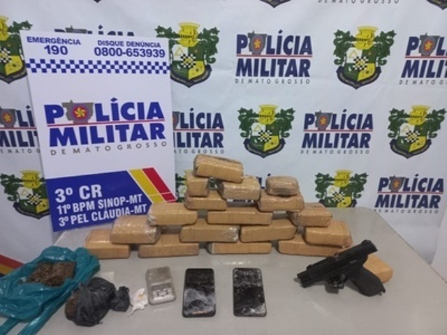 PM prende casal com quase 5kg de maconha e simulacro de pistola em Cláudia