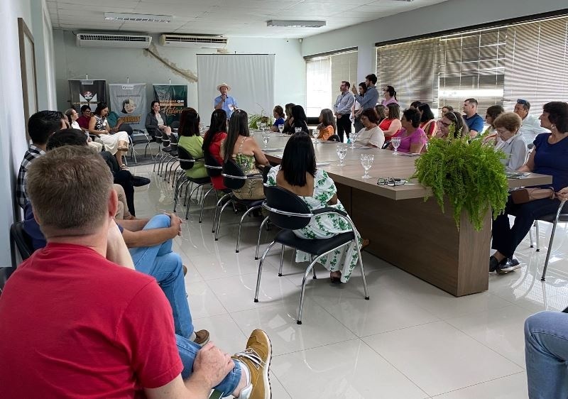 PreviSinop entrega certificados para novos aposentados