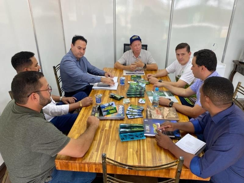 Dorner recebe empresários, troca experiências e apresenta potencialidades do município no Gabinete Itinerante