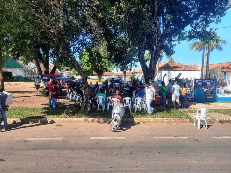 Ato de reivindicação dos professores tem baixa adesão