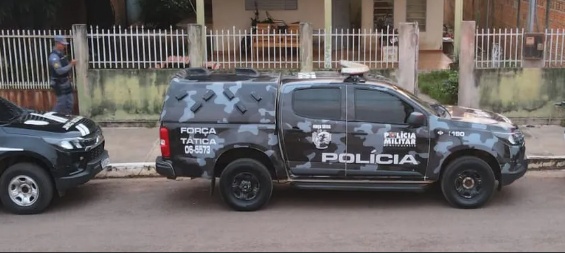 Polícia cumpre 99 mandados contra organização criminosa envolvida em tráfico e lavagem de dinheiro em MT