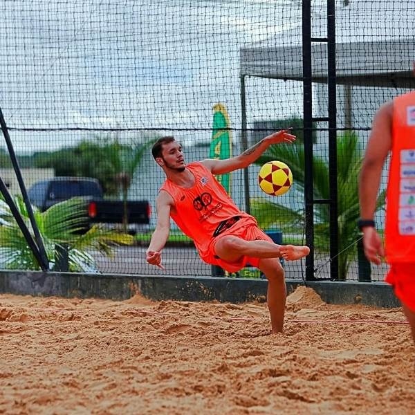Jovem talento de Sinop busca patrocínio para brilhar no Futevôlei