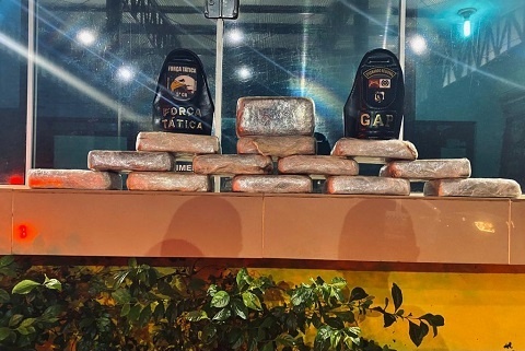 Polícia Militar e PRF apreendem 14 quilos de cocaína na BR-070
