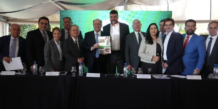 Alckmin defende aplicação da lei em casos de invasões de terras privadas