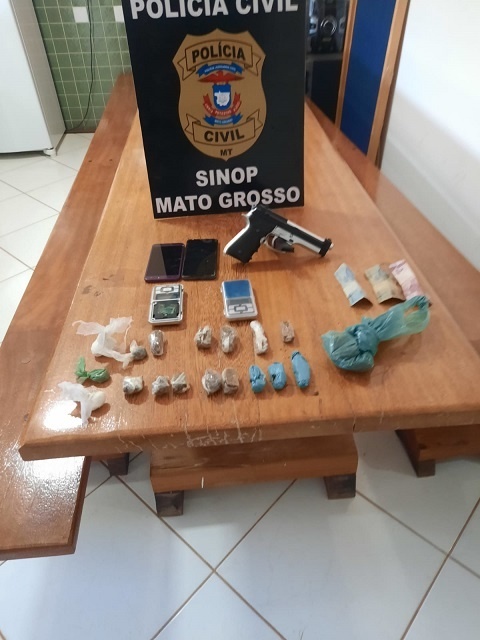 Dupla é presa com simulacro de pistola e drogas em Sinop