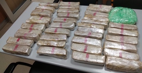 Polícia Militar e Federal prendem duas mulheres com 20 quilos de pasta base