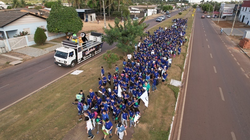 Na semana do meio ambiente, alunos participam de caminhada para reforçar a importância da preservação