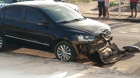 Colisão entre moto e carro deixa homem ferido em Sinop