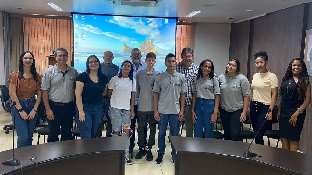 UFMT recebe 25 novos jovens aprendizes