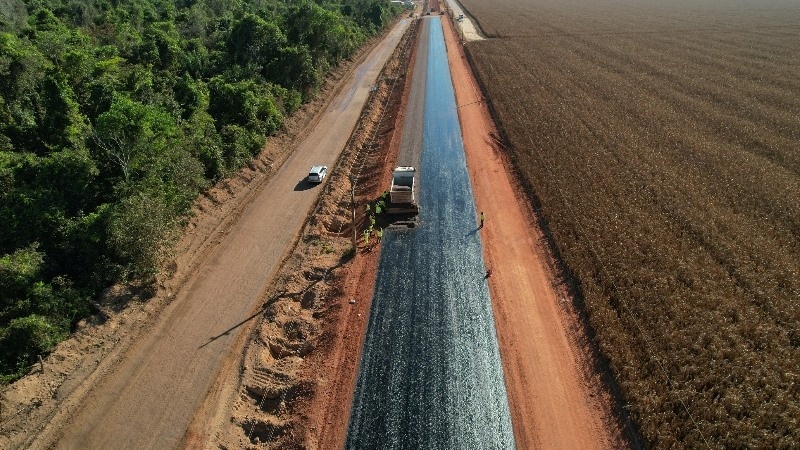 Asfalto na estrada Nanci avança e cobre 11 km