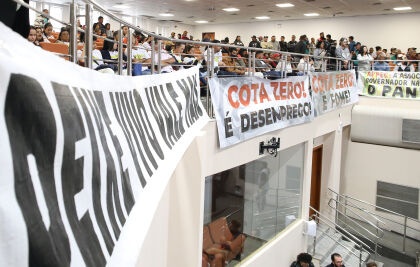 Pedido de vista adia novamente votação do projeto que muda as regras da pesca