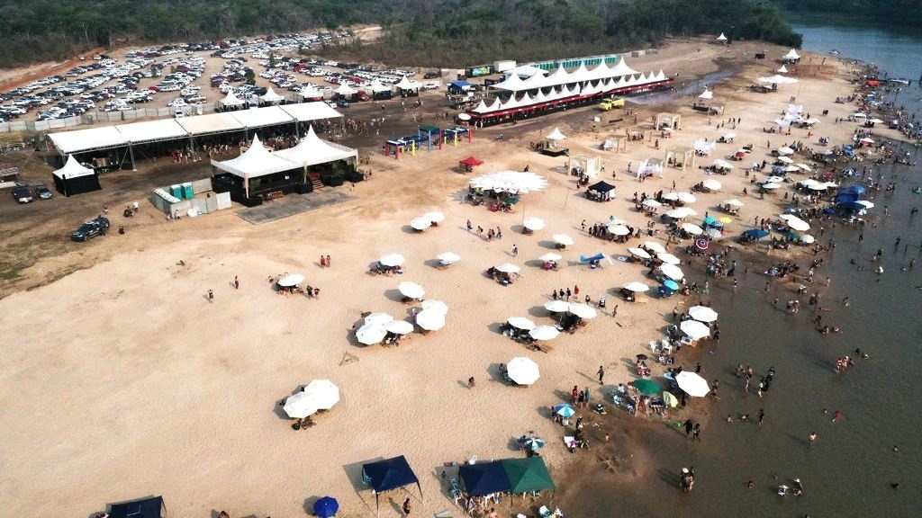 Comitiva visita área para avaliar estrutura e organização do festival de praia 2023
