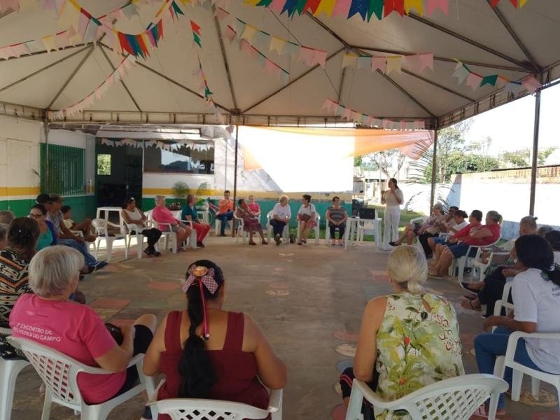 Idosos dos CRAS participam de palestra e terão manhã com cinema itinerante nesta quinta-feira (13)