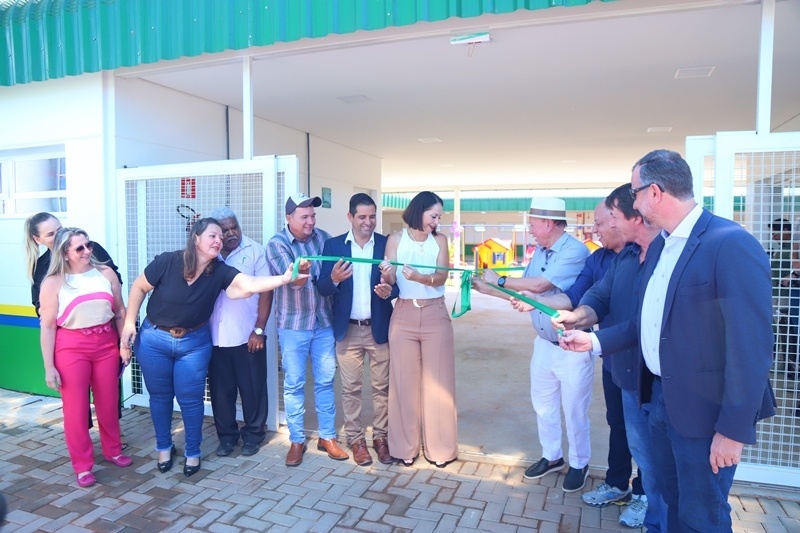Prefeitura inaugura escola equipada para 300 alunos no Camping Clube e soma três unidades já entregues